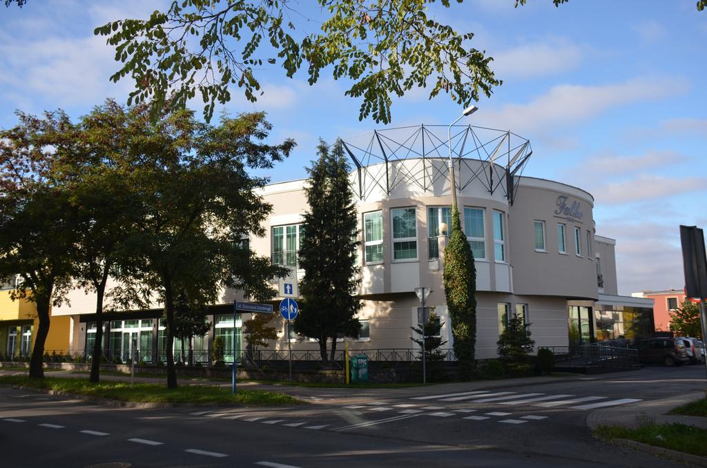 Hotel Falko Rumia Exterior photo